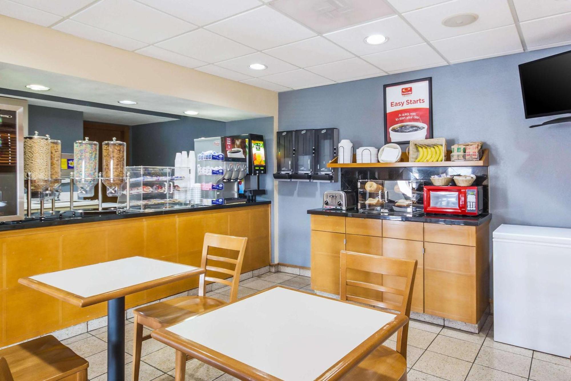 Econo Lodge Inn & Suites I-35 At Shawnee Mission Overland Park Exteriör bild