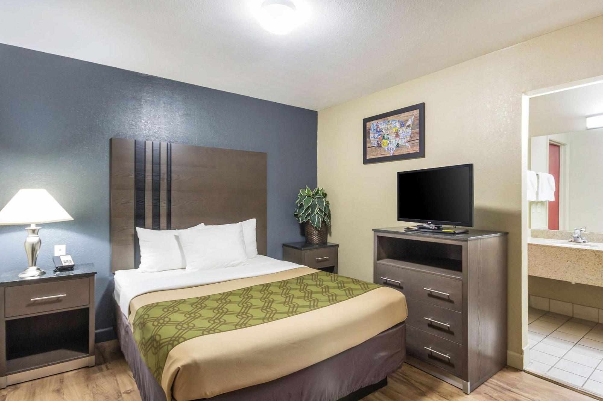 Econo Lodge Inn & Suites I-35 At Shawnee Mission Overland Park Exteriör bild