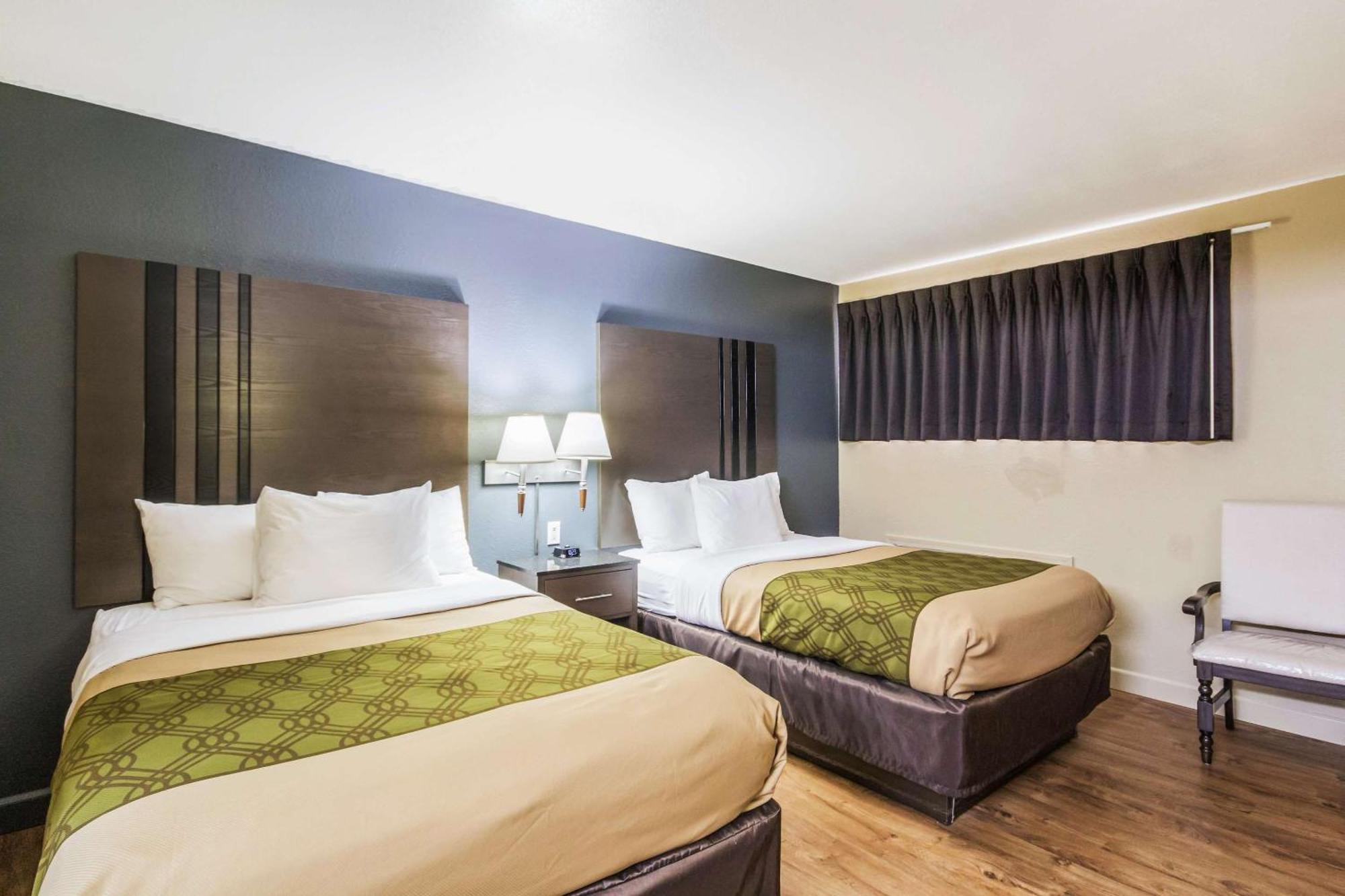 Econo Lodge Inn & Suites I-35 At Shawnee Mission Overland Park Exteriör bild