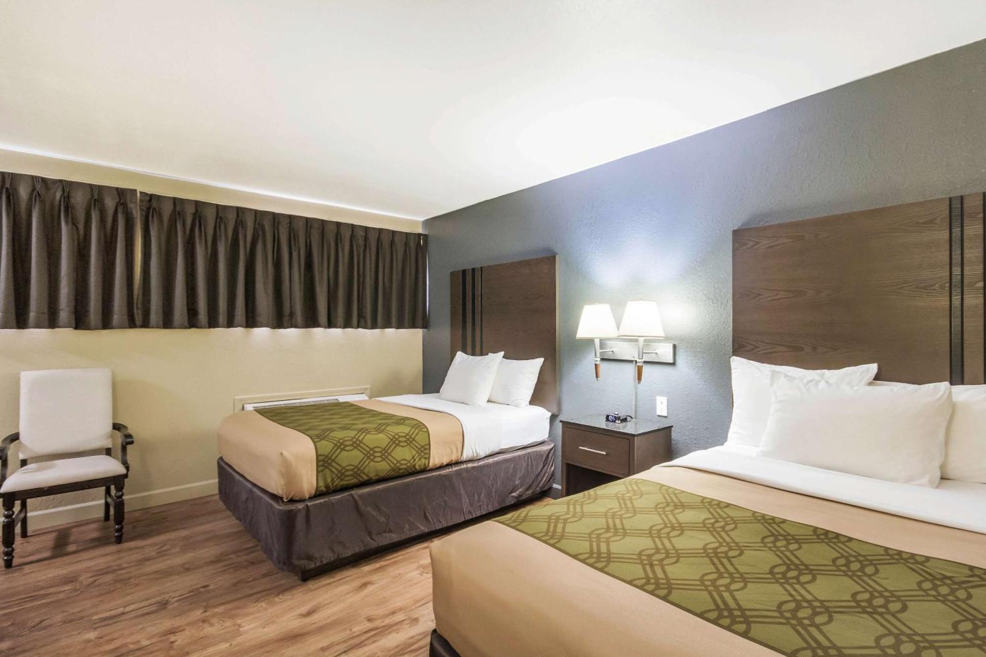 Econo Lodge Inn & Suites I-35 At Shawnee Mission Overland Park Exteriör bild