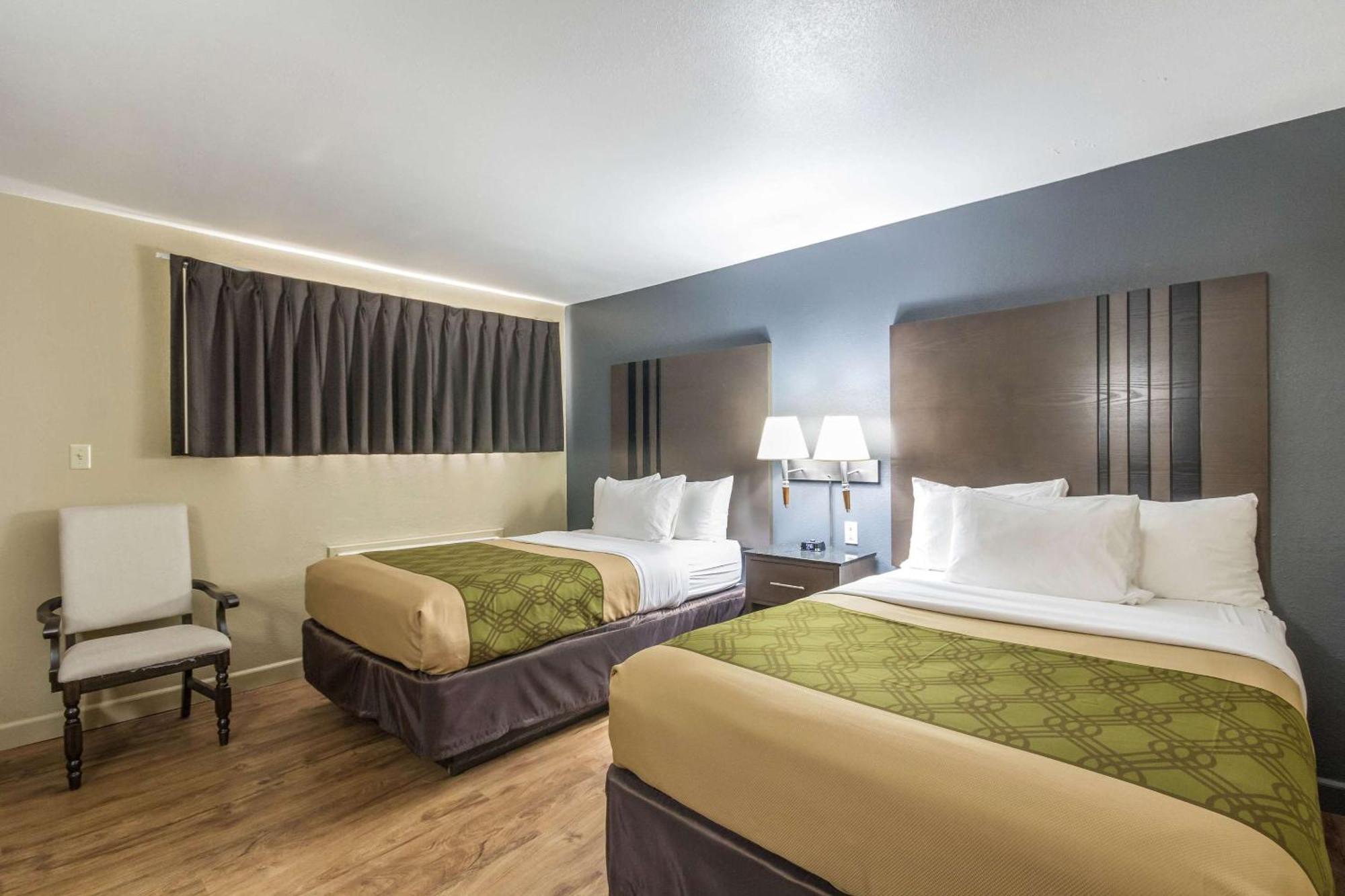 Econo Lodge Inn & Suites I-35 At Shawnee Mission Overland Park Exteriör bild