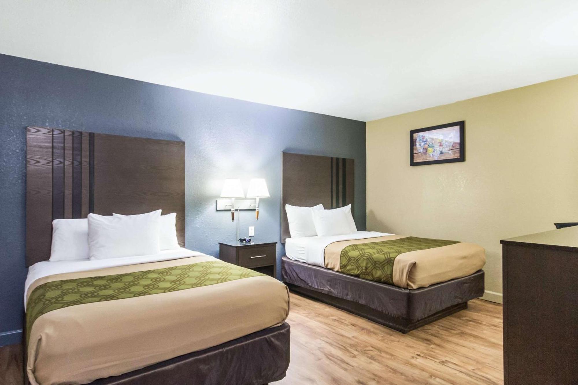 Econo Lodge Inn & Suites I-35 At Shawnee Mission Overland Park Exteriör bild